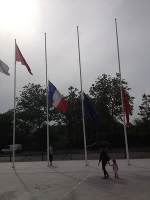 Les drapeaux de la Région Midi-Pyrénées mis en berne en hommage à Pierre Mauroy